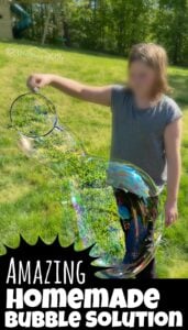 Homemade Bubble Solution for GIANT Bubbles - simple and amazing diy bubbles recipe for toddler, preschool, and children of all ages for fun summer activities for kids. A must add to your summer bucket list