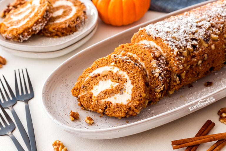 Easy Pumpkin Roll Thanksgiving Dessert Recipe